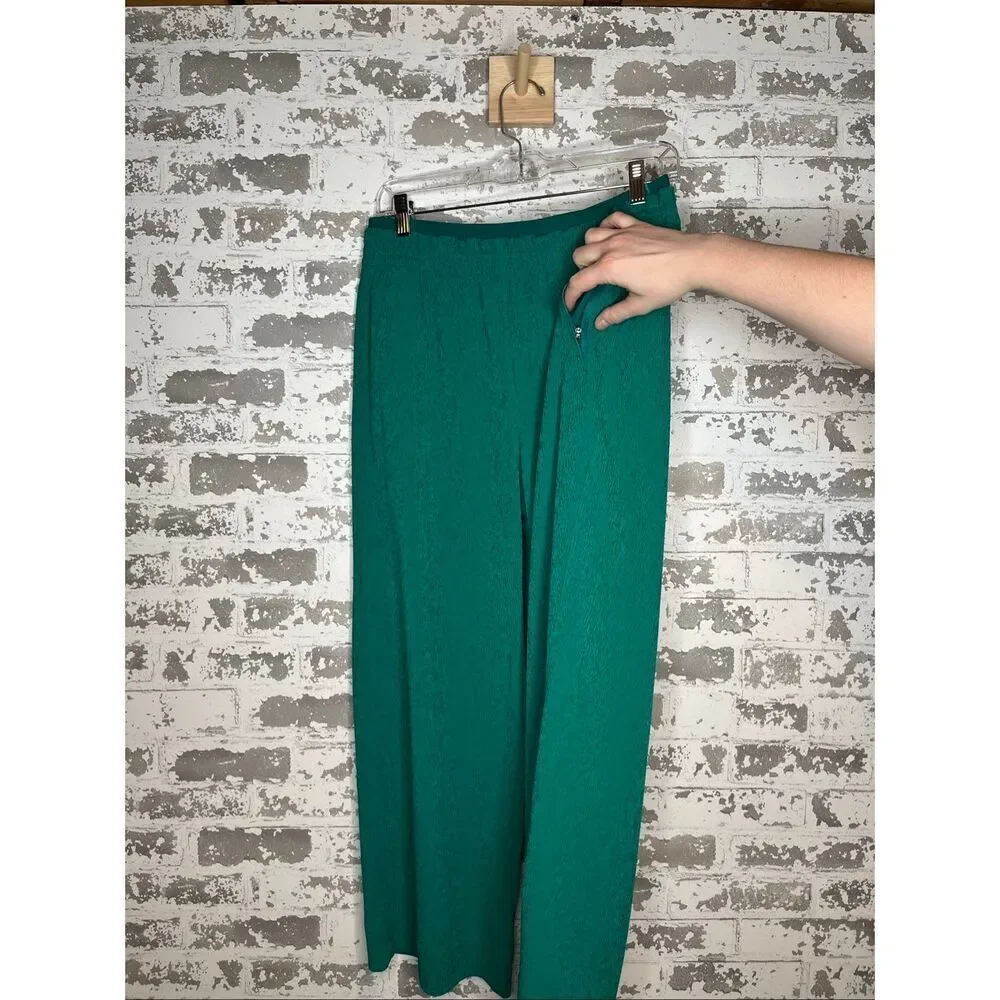 Athleta | women green wide leg cropped pants